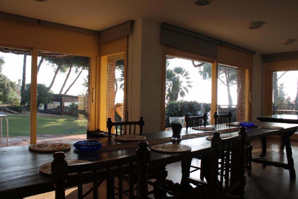 Villa Maresme & Villa Rosa Матаро Экстерьер фото