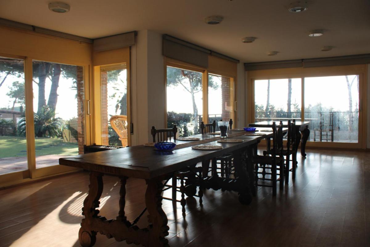 Villa Maresme & Villa Rosa Матаро Экстерьер фото