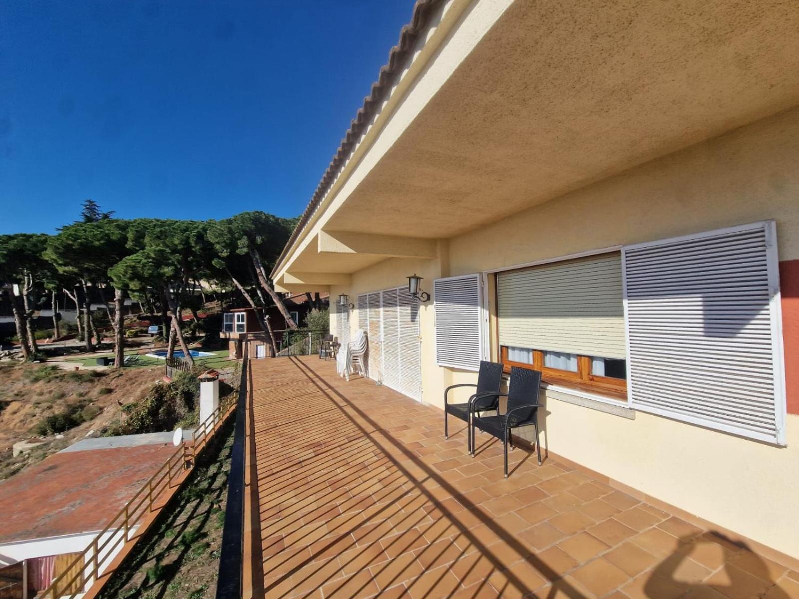 Villa Maresme & Villa Rosa Матаро Экстерьер фото