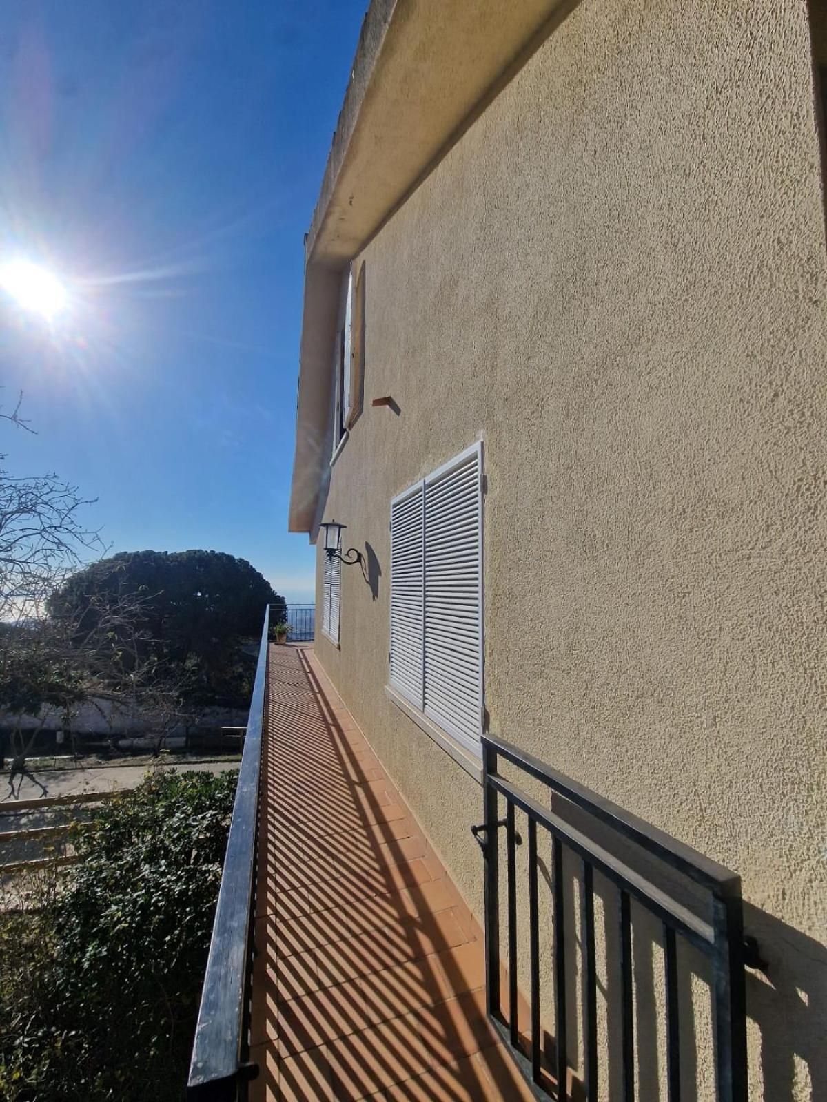 Villa Maresme & Villa Rosa Матаро Экстерьер фото