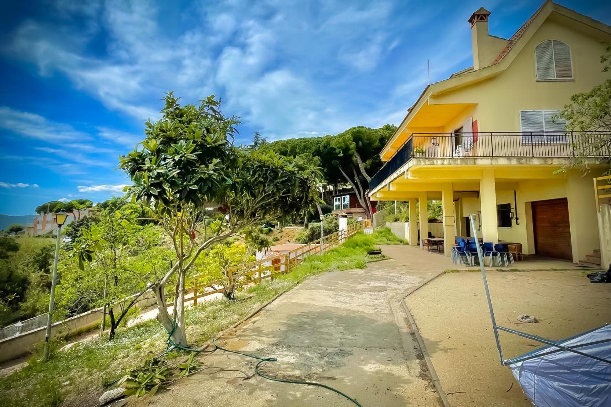 Villa Maresme & Villa Rosa Матаро Экстерьер фото