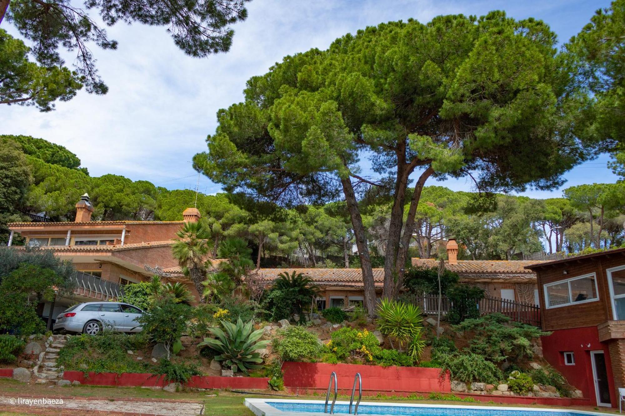 Villa Maresme & Villa Rosa Матаро Экстерьер фото